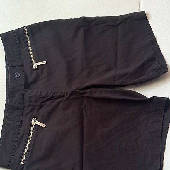 Michael Kors Black City Shorts with Zipper Pockets - Size 6 - Picture 16 of 16